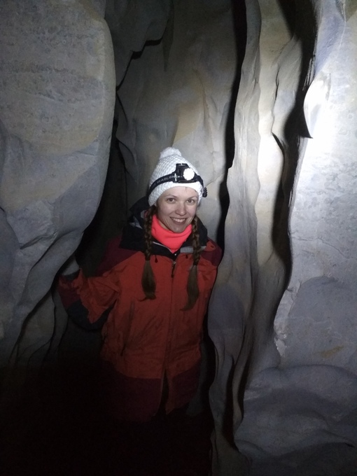 Полазили по Шемахинским пещерам.