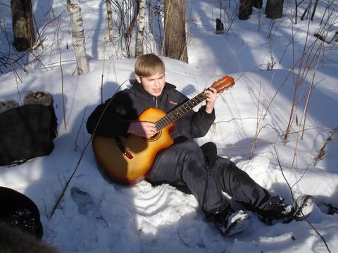 Зимой в походе с гитарой
