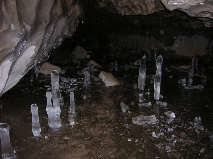 Шемахинская ледяная пещера