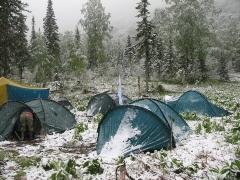 Палатки в снегу