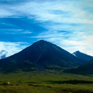 Камчатка - вулкан Ключевская сопка, Плоский и Острый Толбачик.