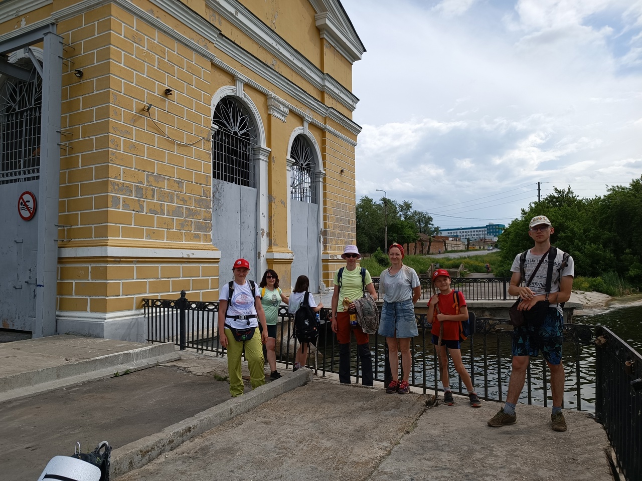 В воскресенье состоялся поход вдоль реки Каменки. Уникаль...