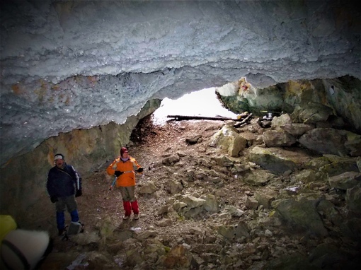 Съездили в поход по Аракаевским пещерам под Михайловском.